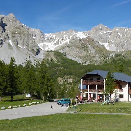 فندق Auberge Des Aiguilles Entraunes المظهر الخارجي الصورة