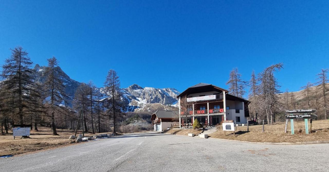 فندق Auberge Des Aiguilles Entraunes المظهر الخارجي الصورة